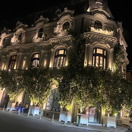 Kiwi Apart-Hotel 1Br Wi-Fi Free - Close To Old Town - Cozy Location - Shorter Or Longer Stay - R&M Boutique Bukares Bagian luar foto