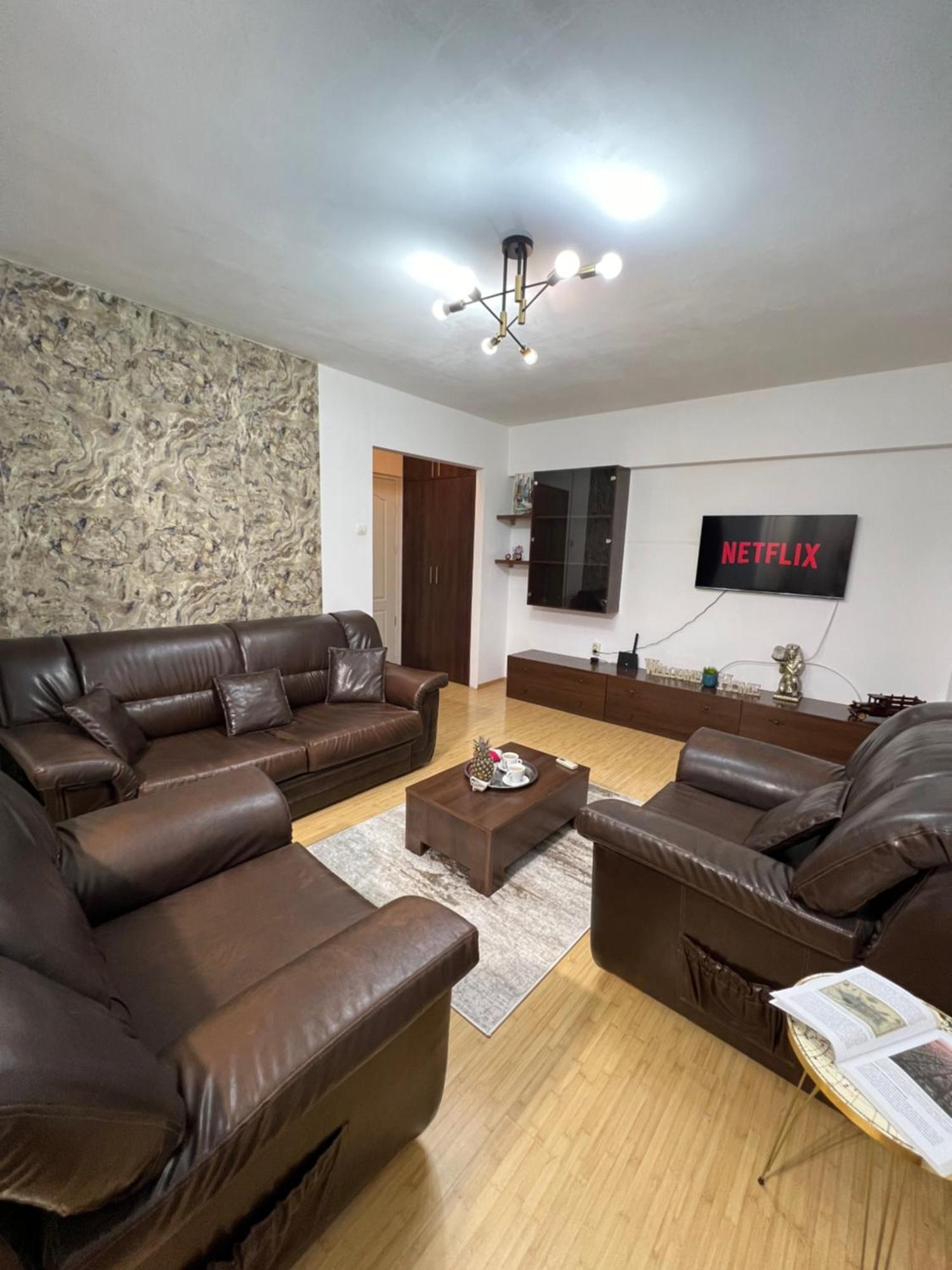 Kiwi Apart-Hotel 1Br Wi-Fi Free - Close To Old Town - Cozy Location - Shorter Or Longer Stay - R&M Boutique Bukares Bagian luar foto