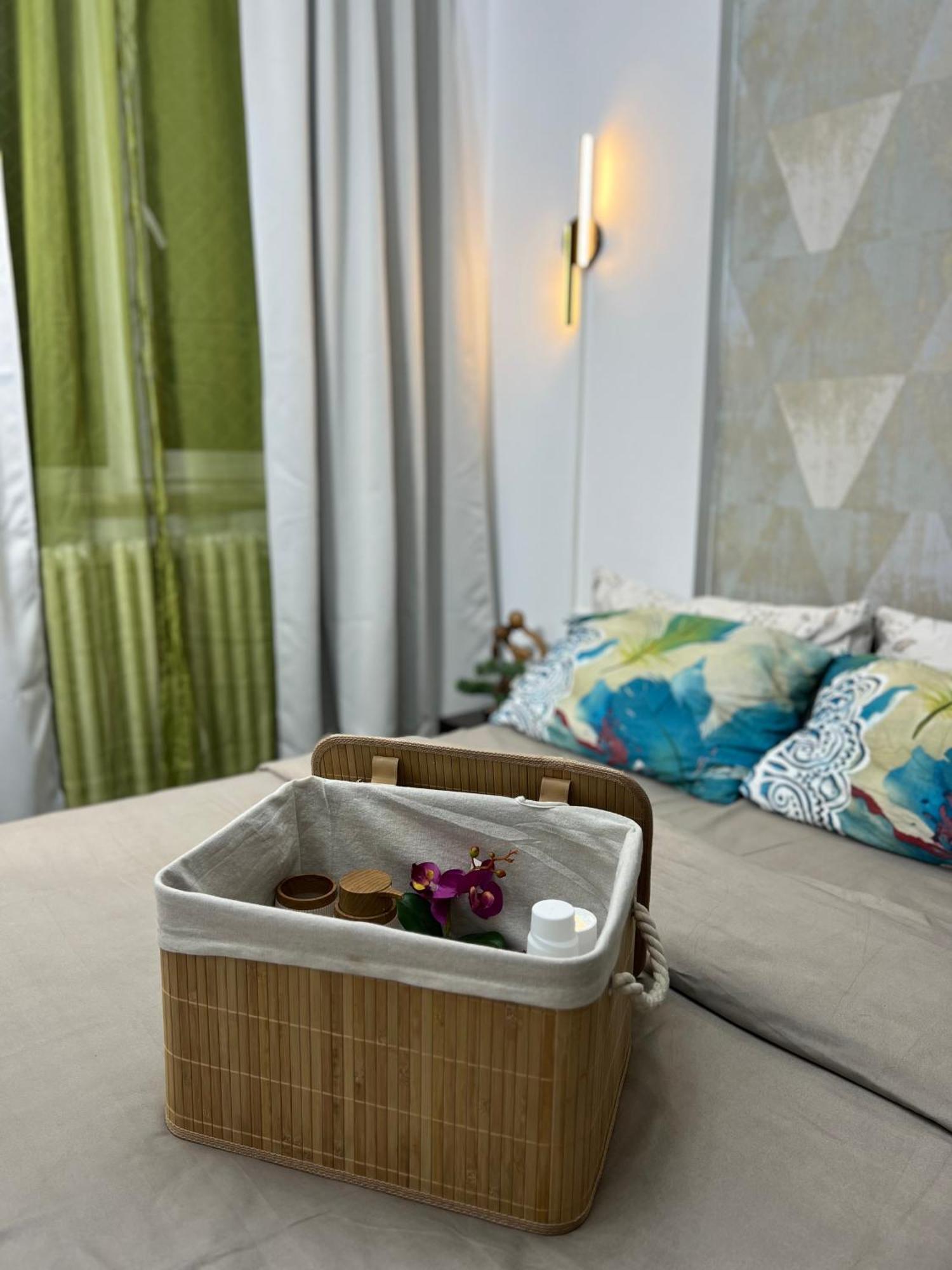 Kiwi Apart-Hotel 1Br Wi-Fi Free - Close To Old Town - Cozy Location - Shorter Or Longer Stay - R&M Boutique Bukares Bagian luar foto
